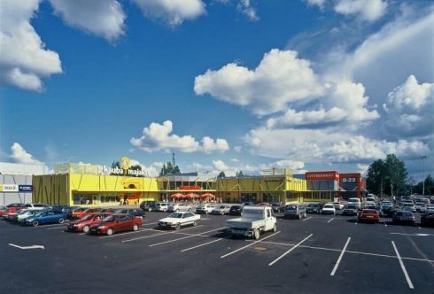 Shopping center of Pärnu Papiniidu